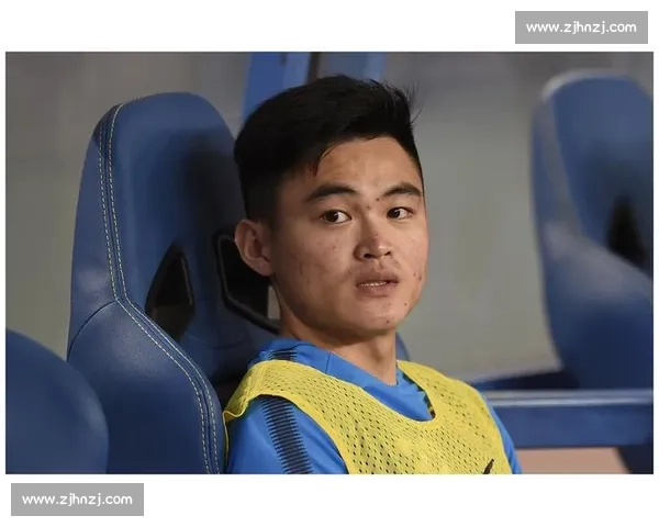 黄紫昌带伤出战创纪录！额眉缝八针仍头球破门